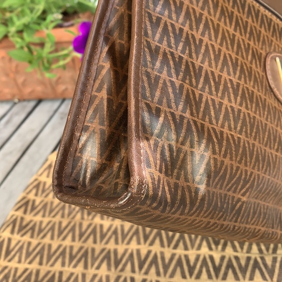 Mario Valentino zippered clutch w dust cover - Picture 5 of 16